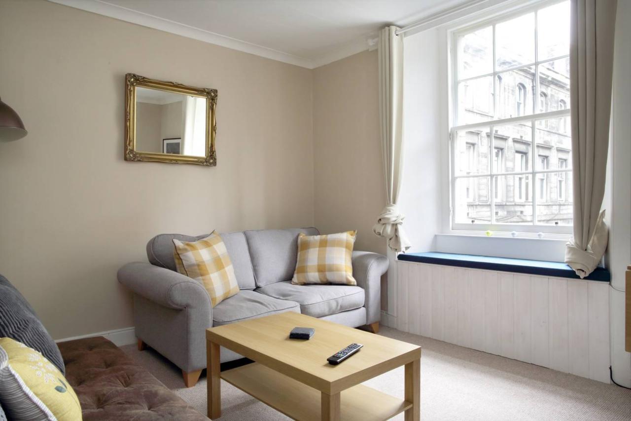 Two Bedroom Flat By Royal Mile! Edimburgo Exterior foto